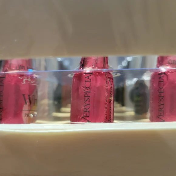 Victoria's Secret Liquor Filled Chocolates - Assorted Colors - Picture 5 of 5